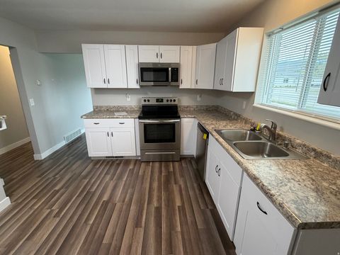 Tiny photo for 522 E FACTORY ST, Garland, UT 84312 (MLS # 2154115)