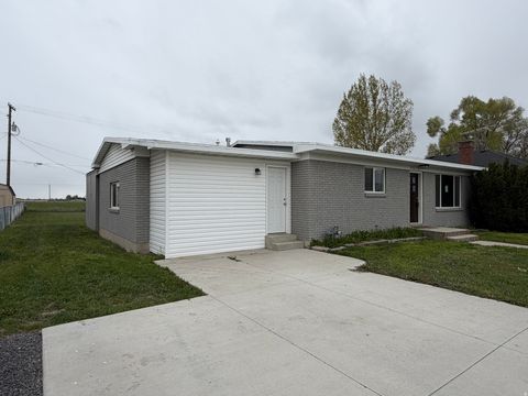 Tiny photo for 522 E FACTORY ST, Garland, UT 84312 (MLS # 2154115)