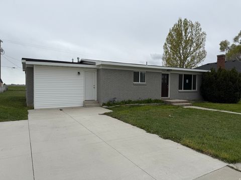 Tiny photo for 522 E FACTORY ST, Garland, UT 84312 (MLS # 2154115)