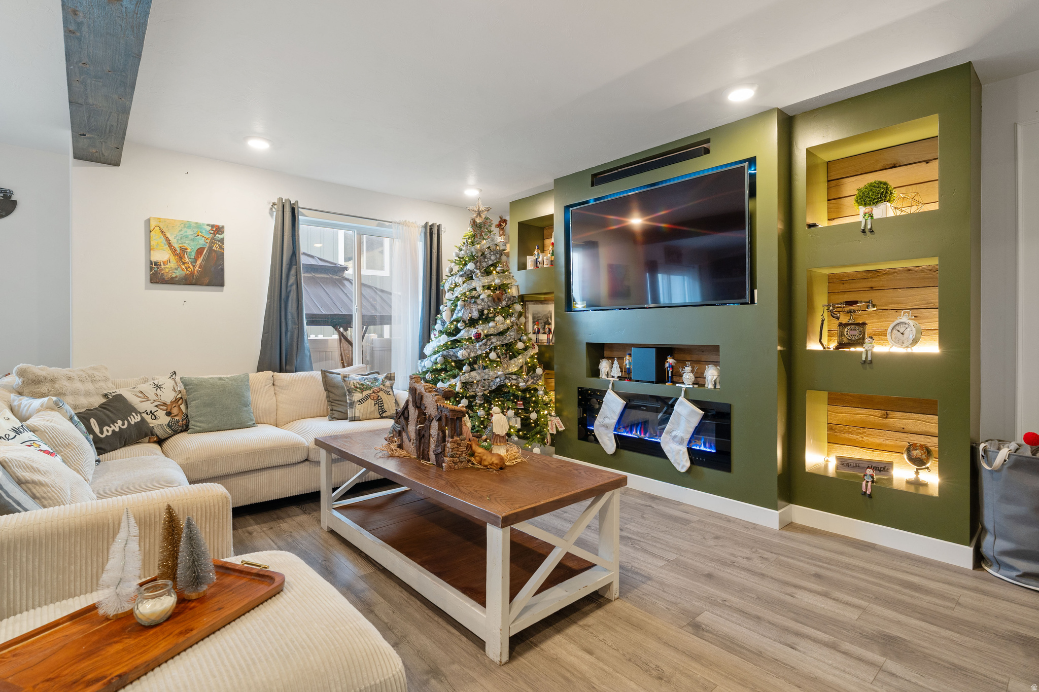 EAGLE POINT TOWNHOME - Residential