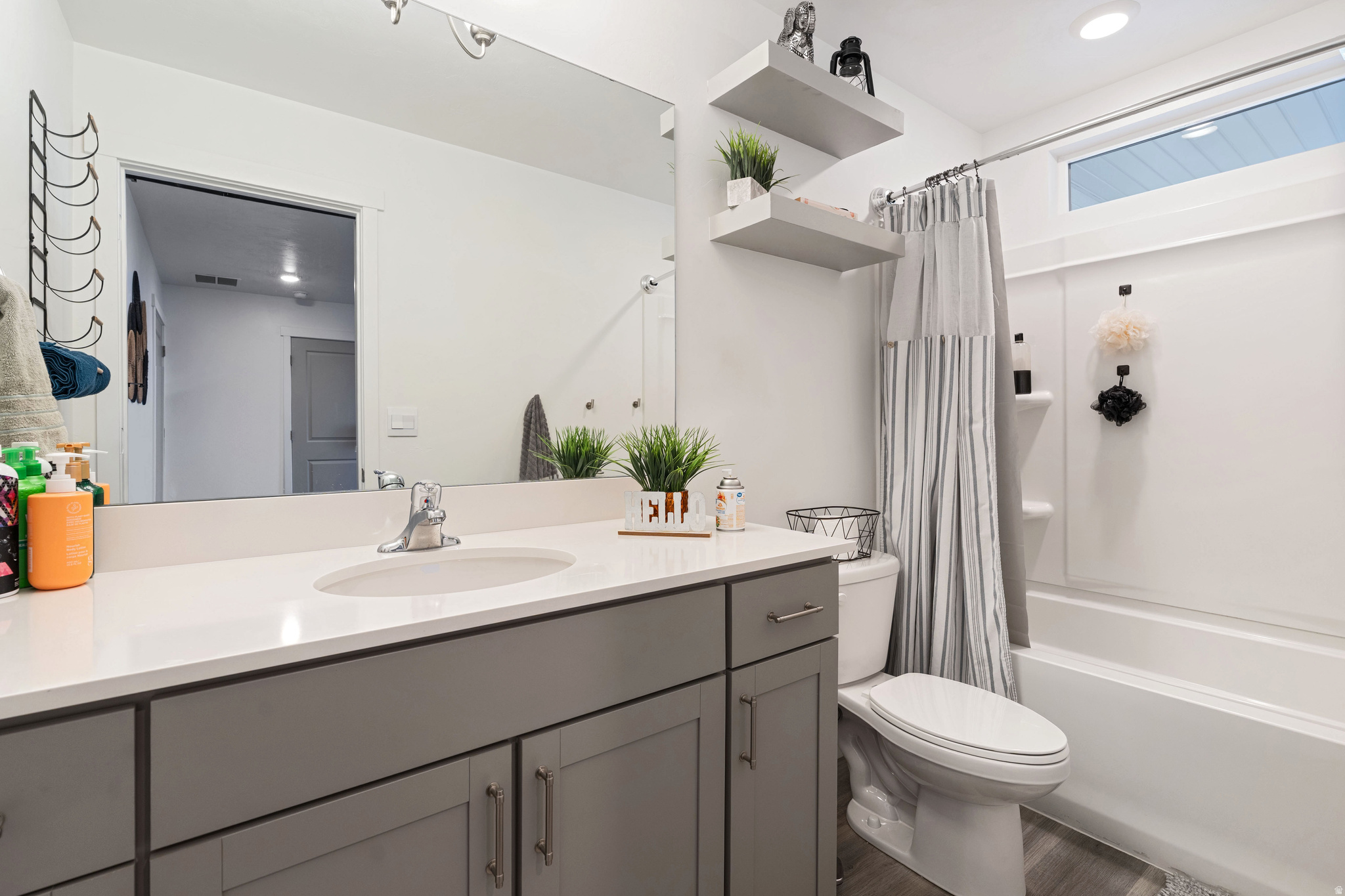 EAGLE POINT TOWNHOME - Residential