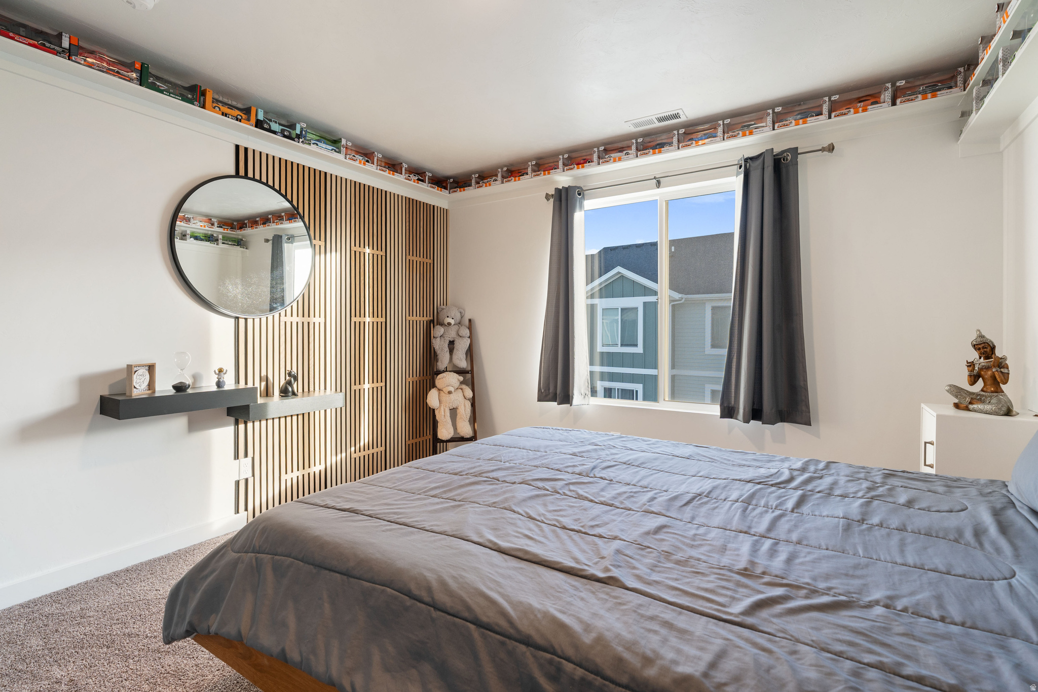 EAGLE POINT TOWNHOME - Residential