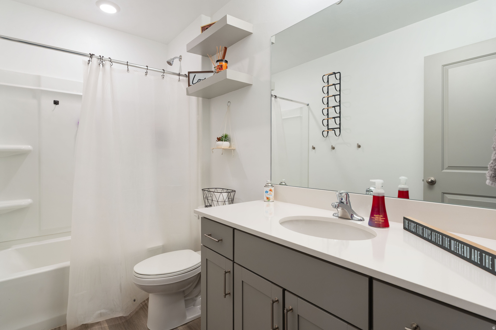 EAGLE POINT TOWNHOME - Residential