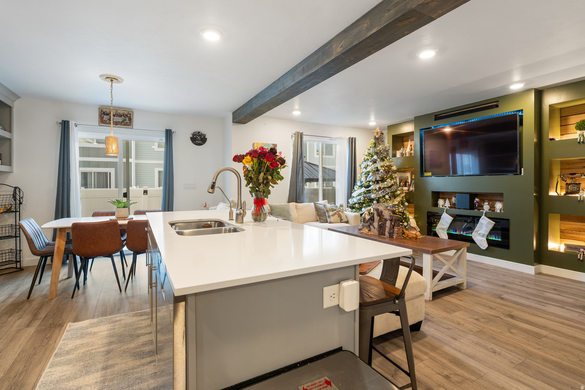 EAGLE POINT TOWNHOME - Residential