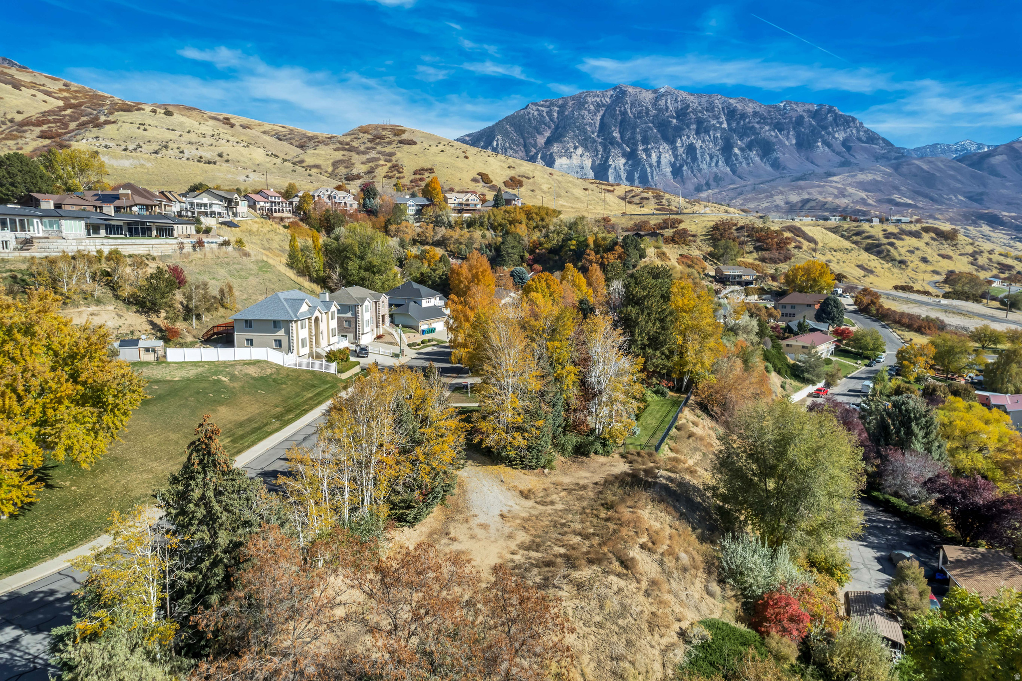 MOUNTAIN OAKS - Land