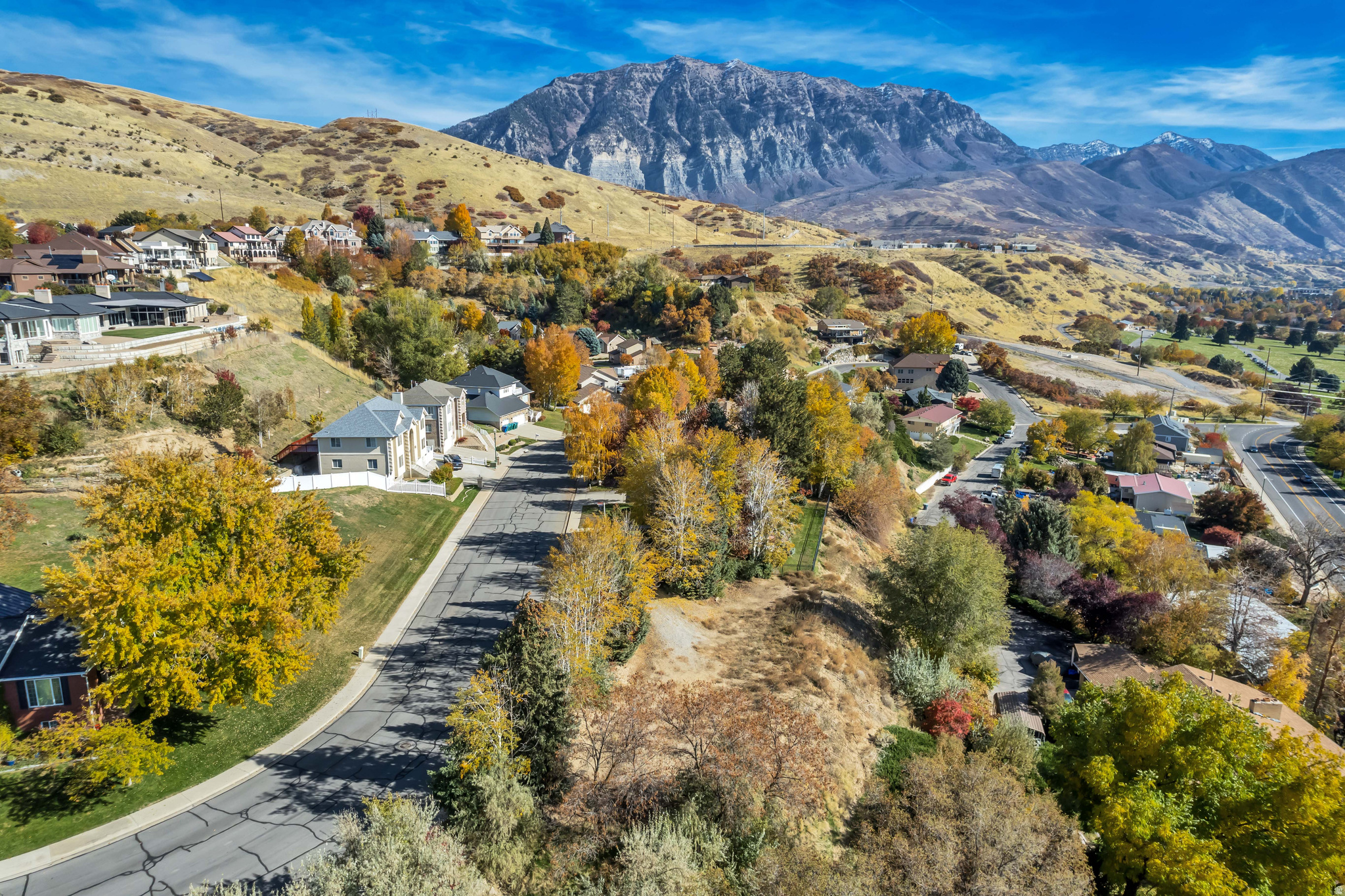 MOUNTAIN OAKS - Land