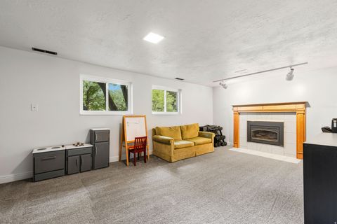 Tiny photo for 187 W BAYVIEW DR N, Farmington, UT 84025 (MLS # 2152772)