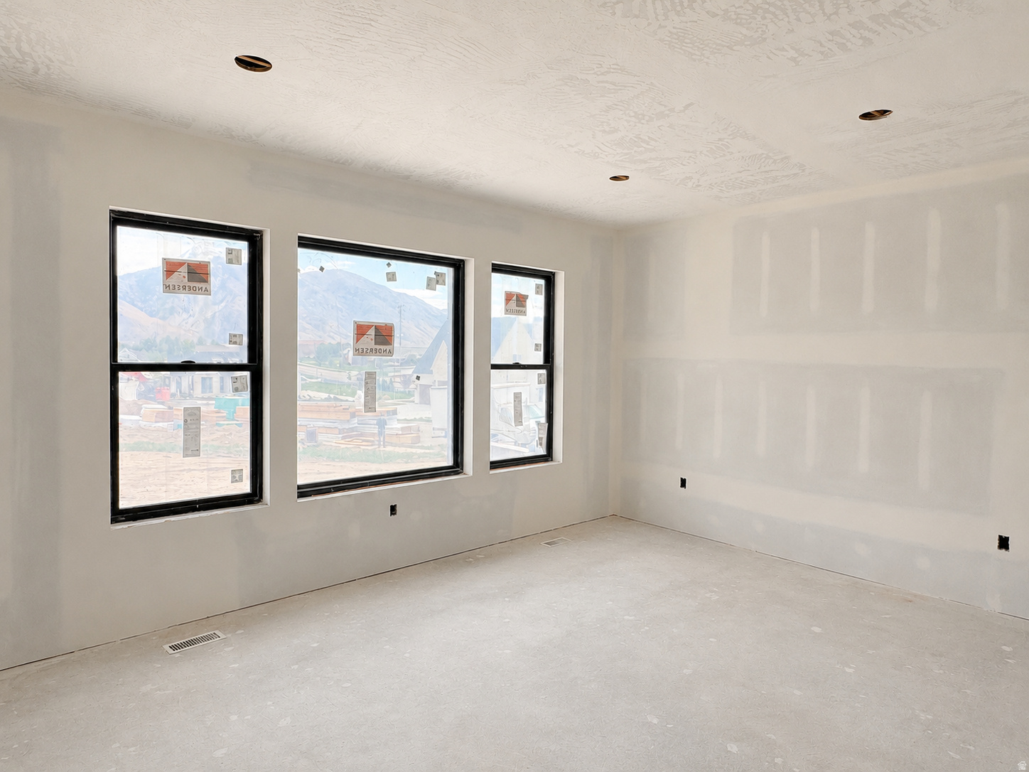 HIGHLAND OAKS - Residential