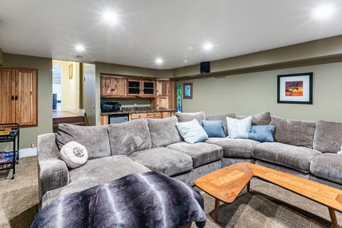 Tiny photo for 3240 E GRANITE POINT CIR, Sandy, UT 84092 (MLS # 2123863)