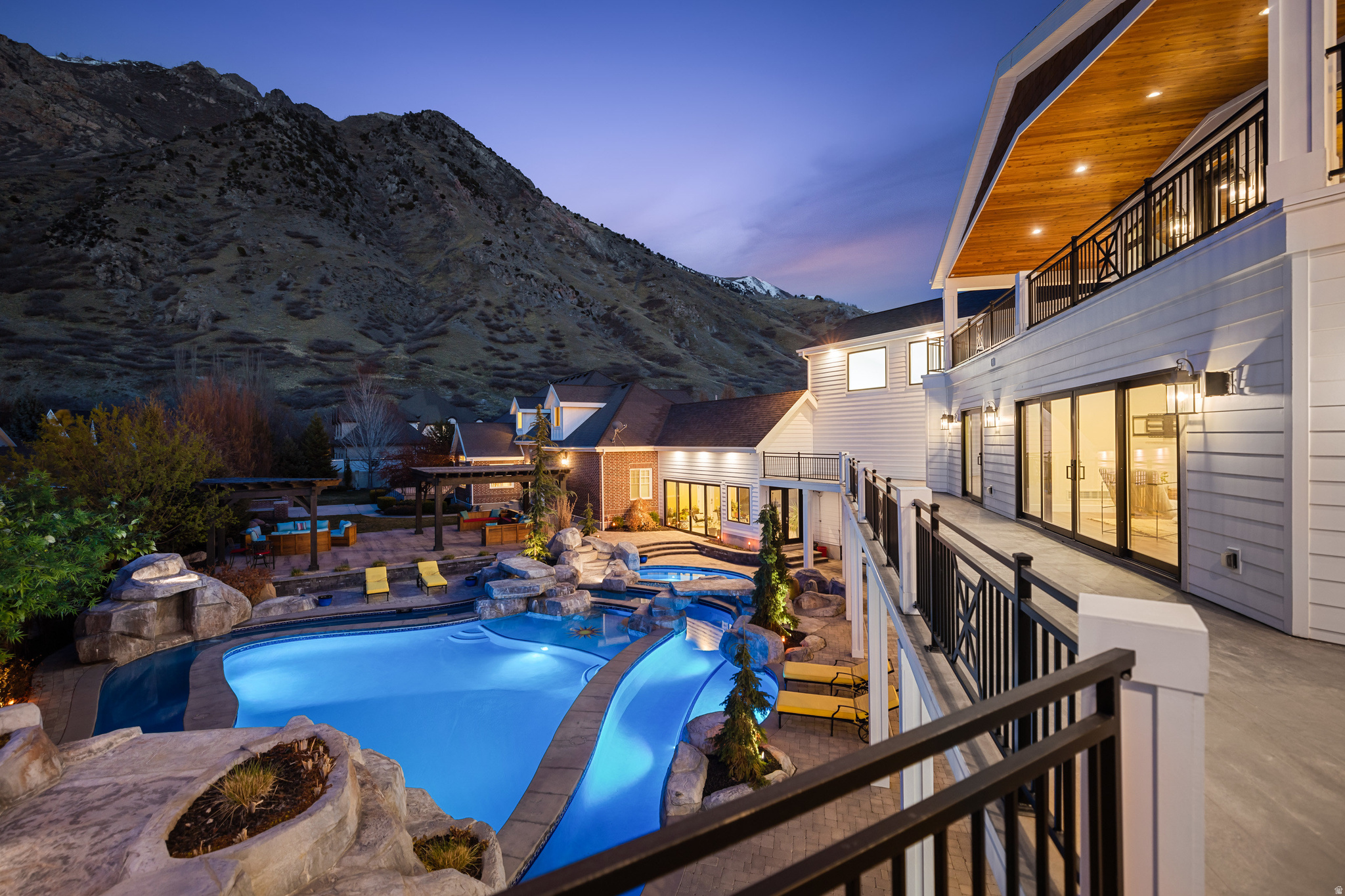 EAST MOUNTAIN ESTATES - Residential