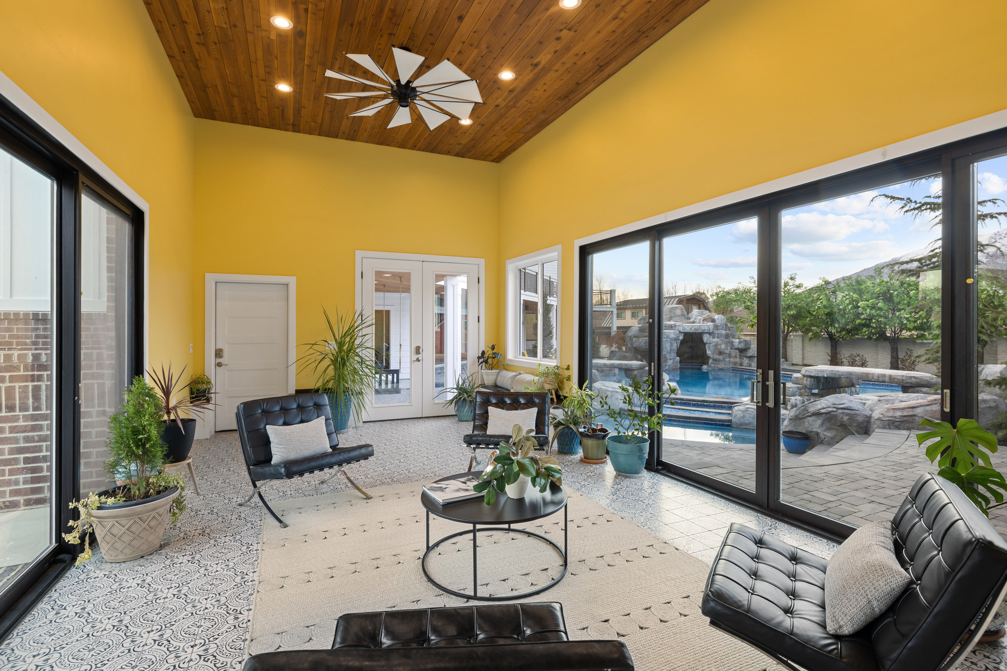 EAST MOUNTAIN ESTATES - Residential