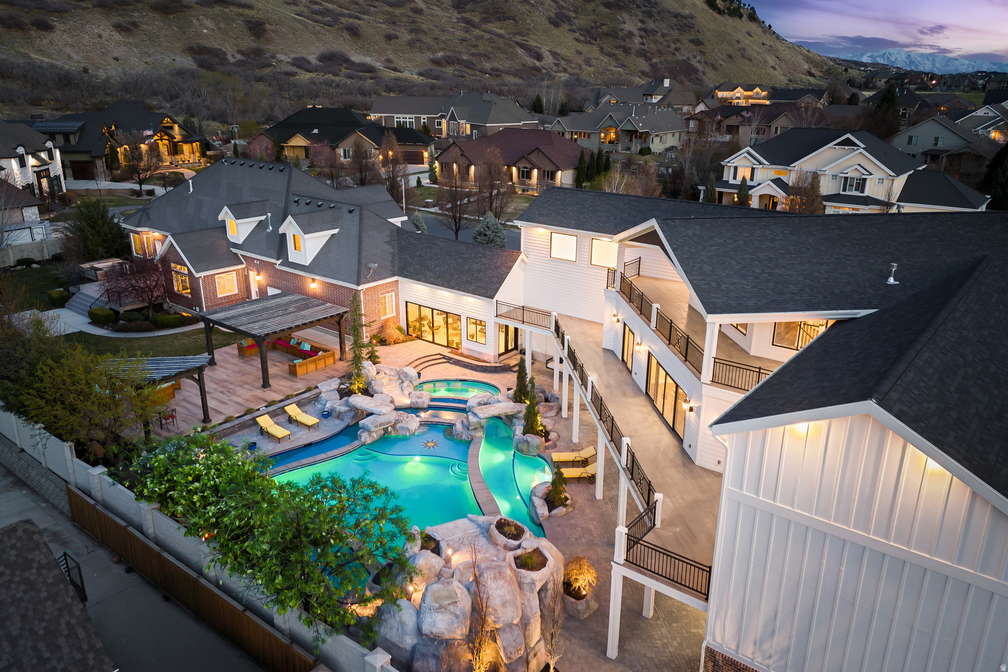 EAST MOUNTAIN ESTATES - Residential