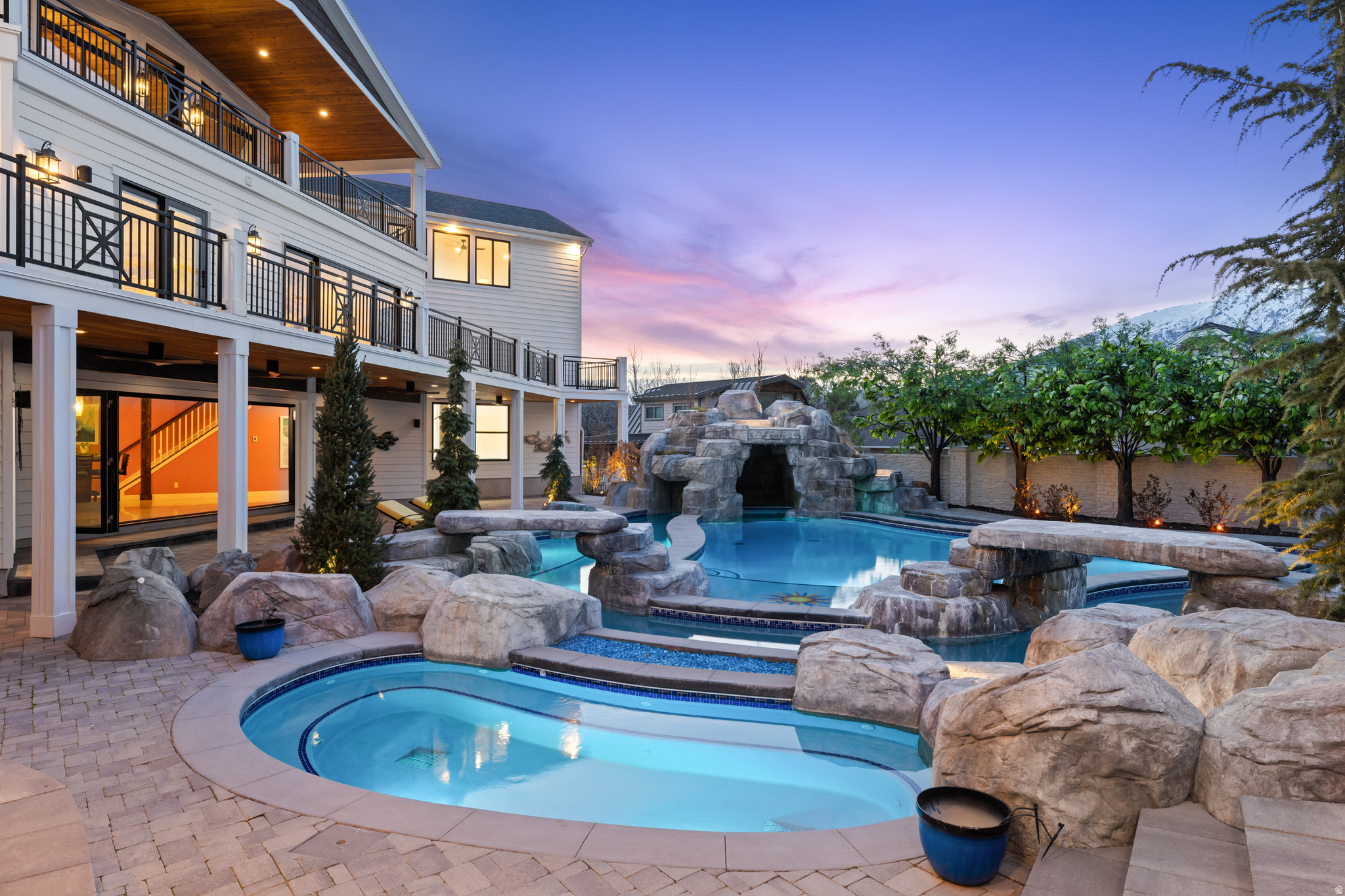 EAST MOUNTAIN ESTATES - Residential