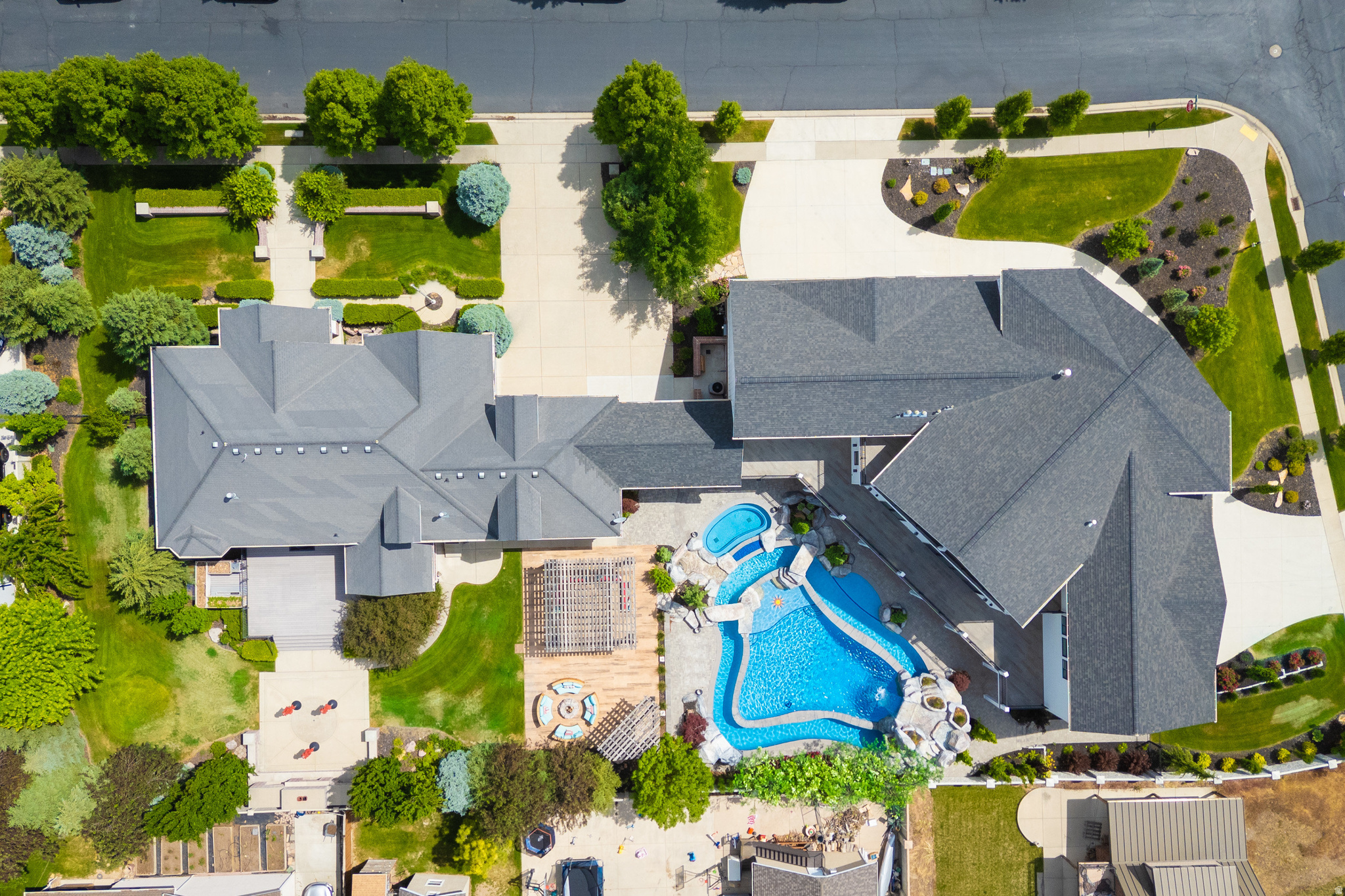 EAST MOUNTAIN ESTATES - Residential