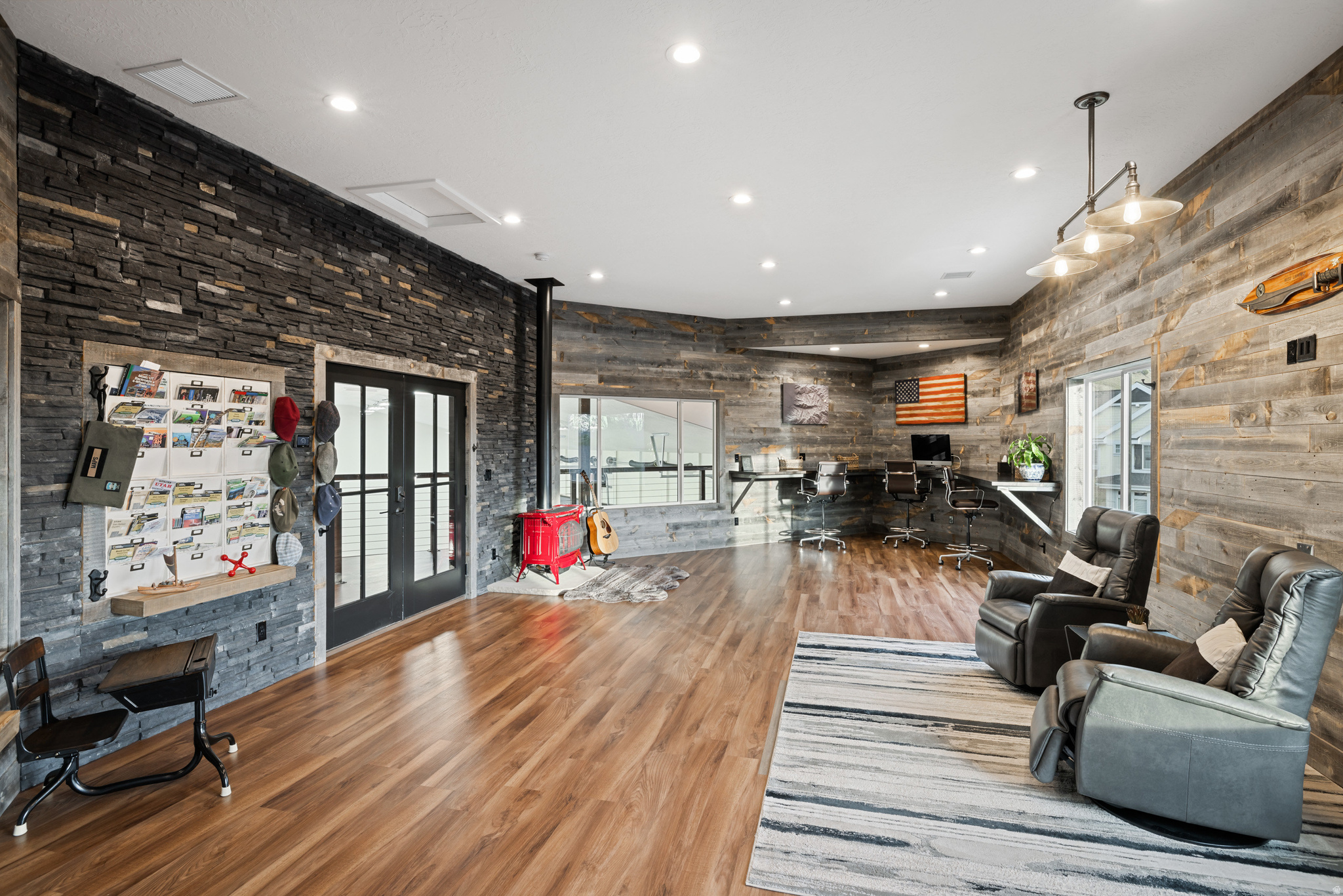 EAST MOUNTAIN ESTATES - Residential