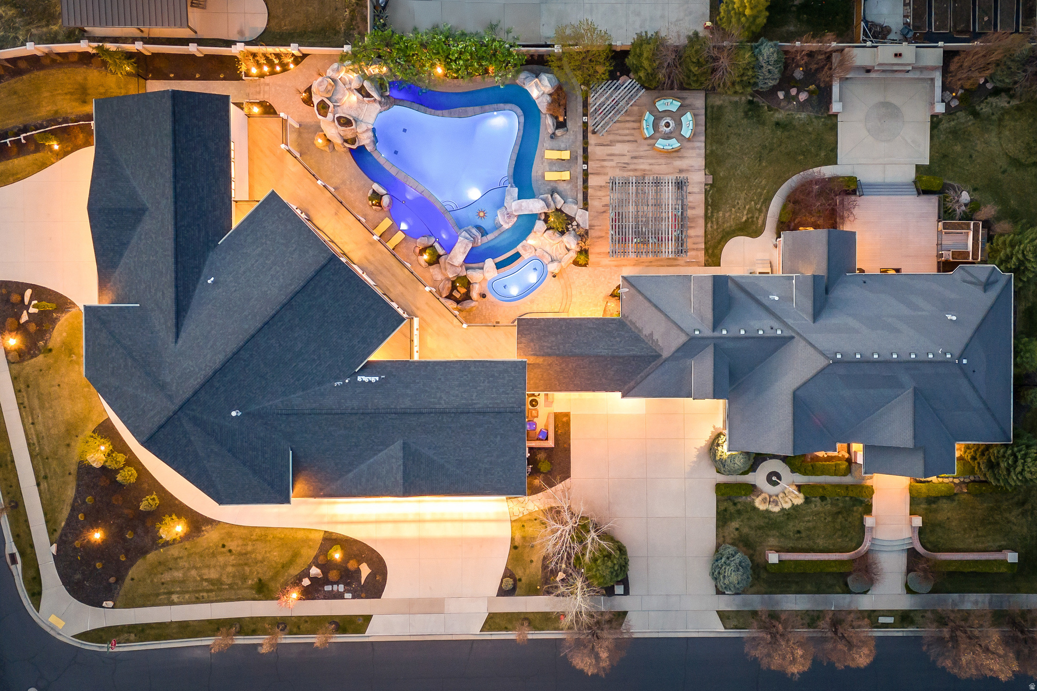 EAST MOUNTAIN ESTATES - Residential