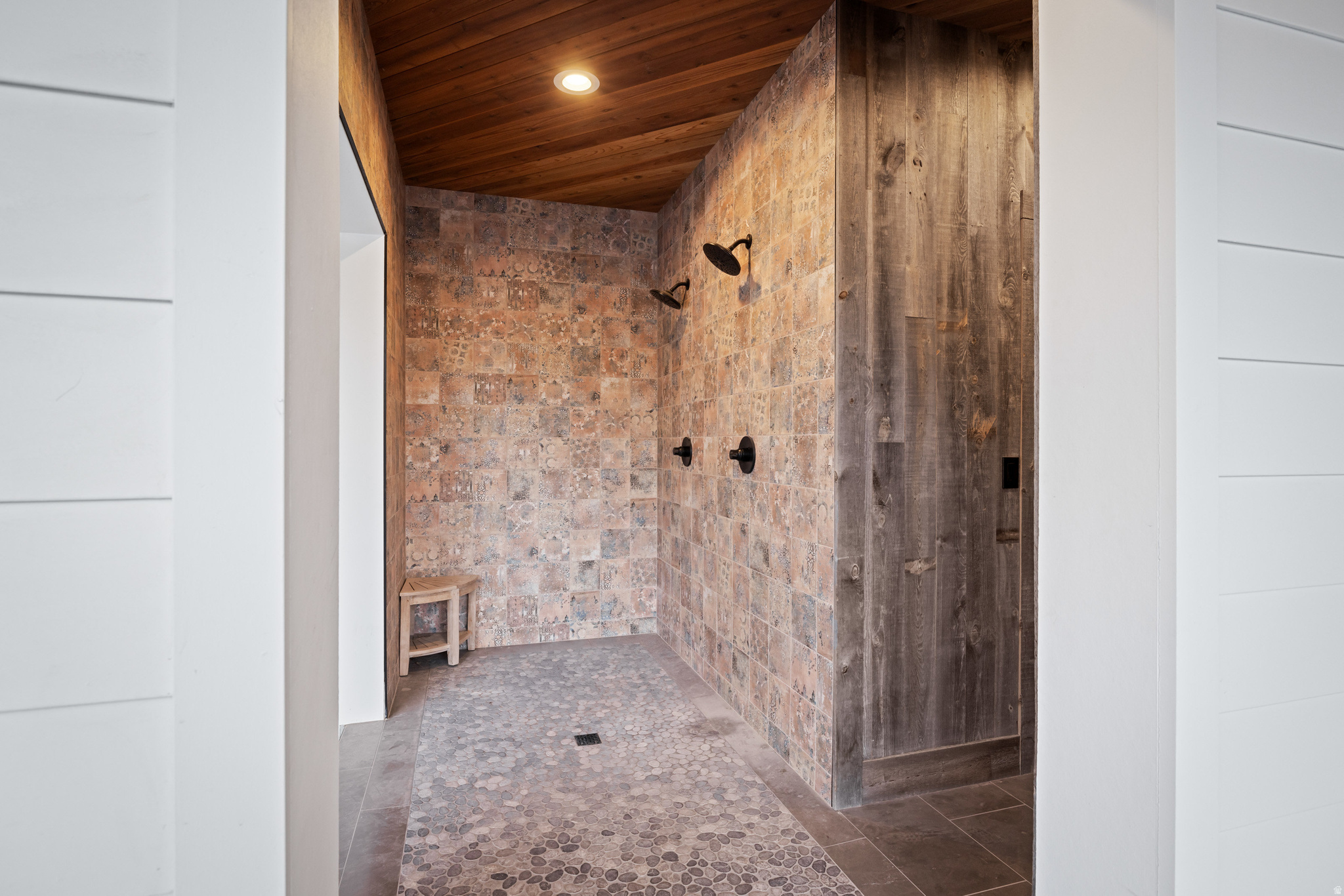 EAST MOUNTAIN ESTATES - Residential