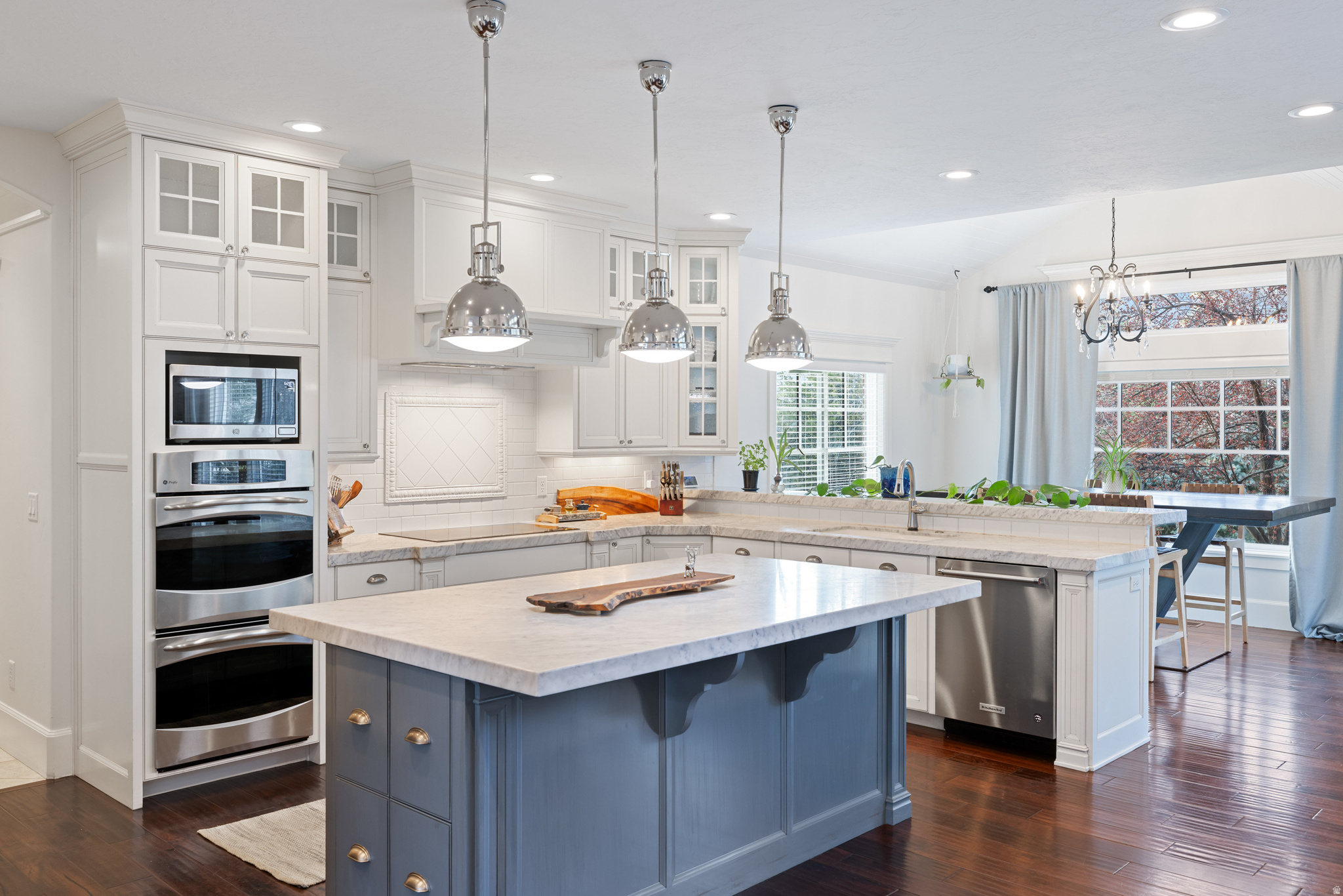 EAST MOUNTAIN ESTATES - Residential