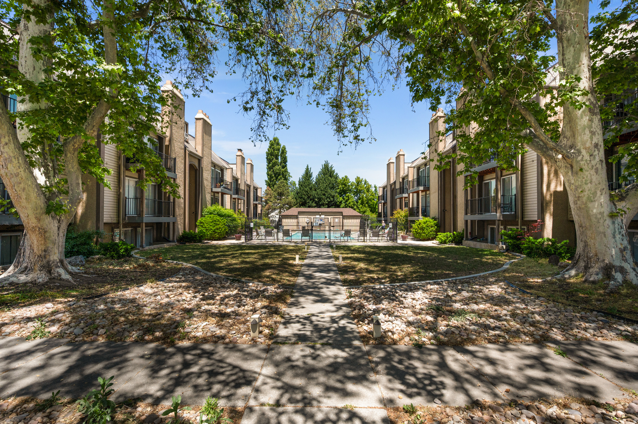 CREEKSIDE - Residential