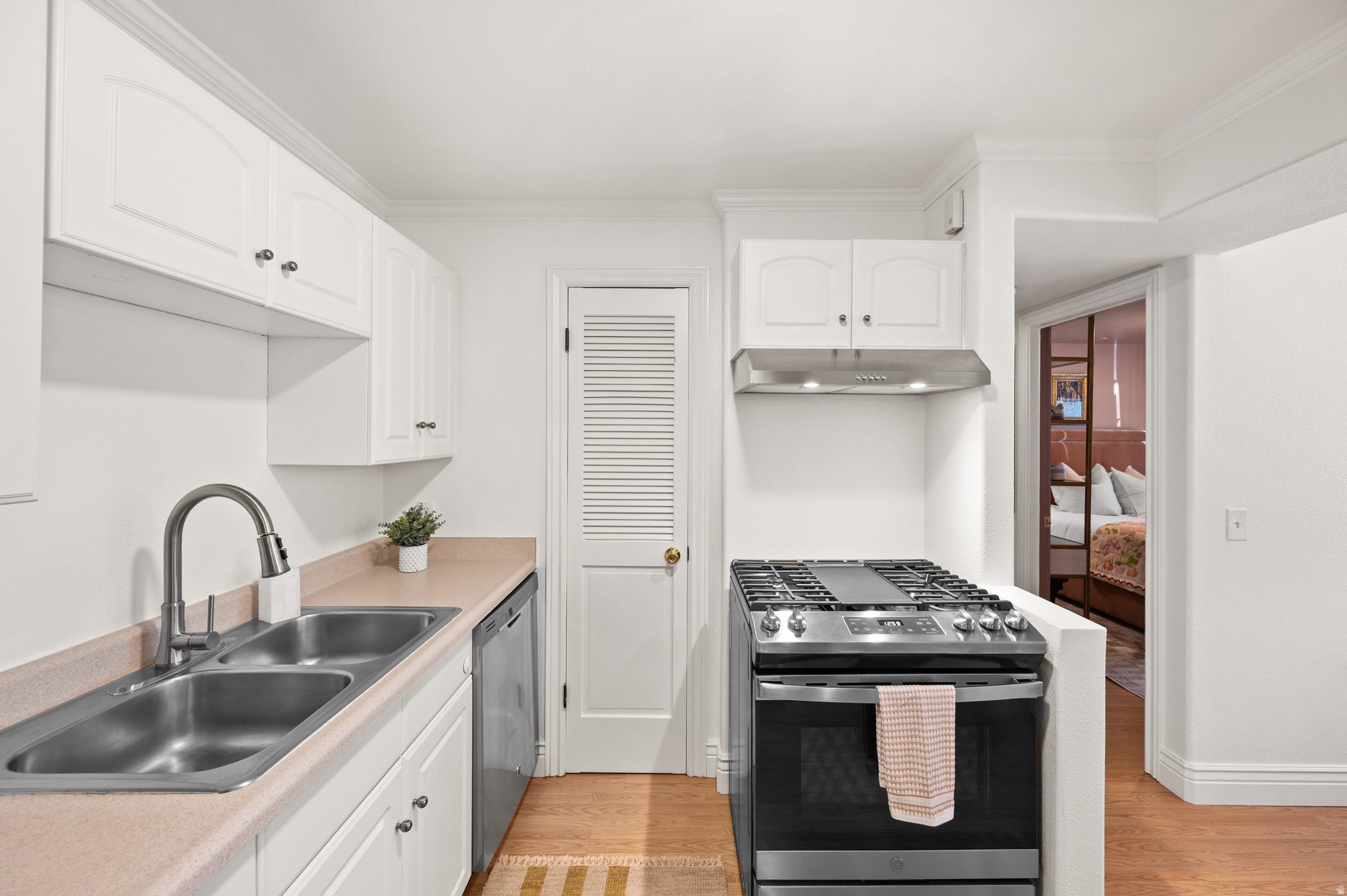 CREEKSIDE - Residential