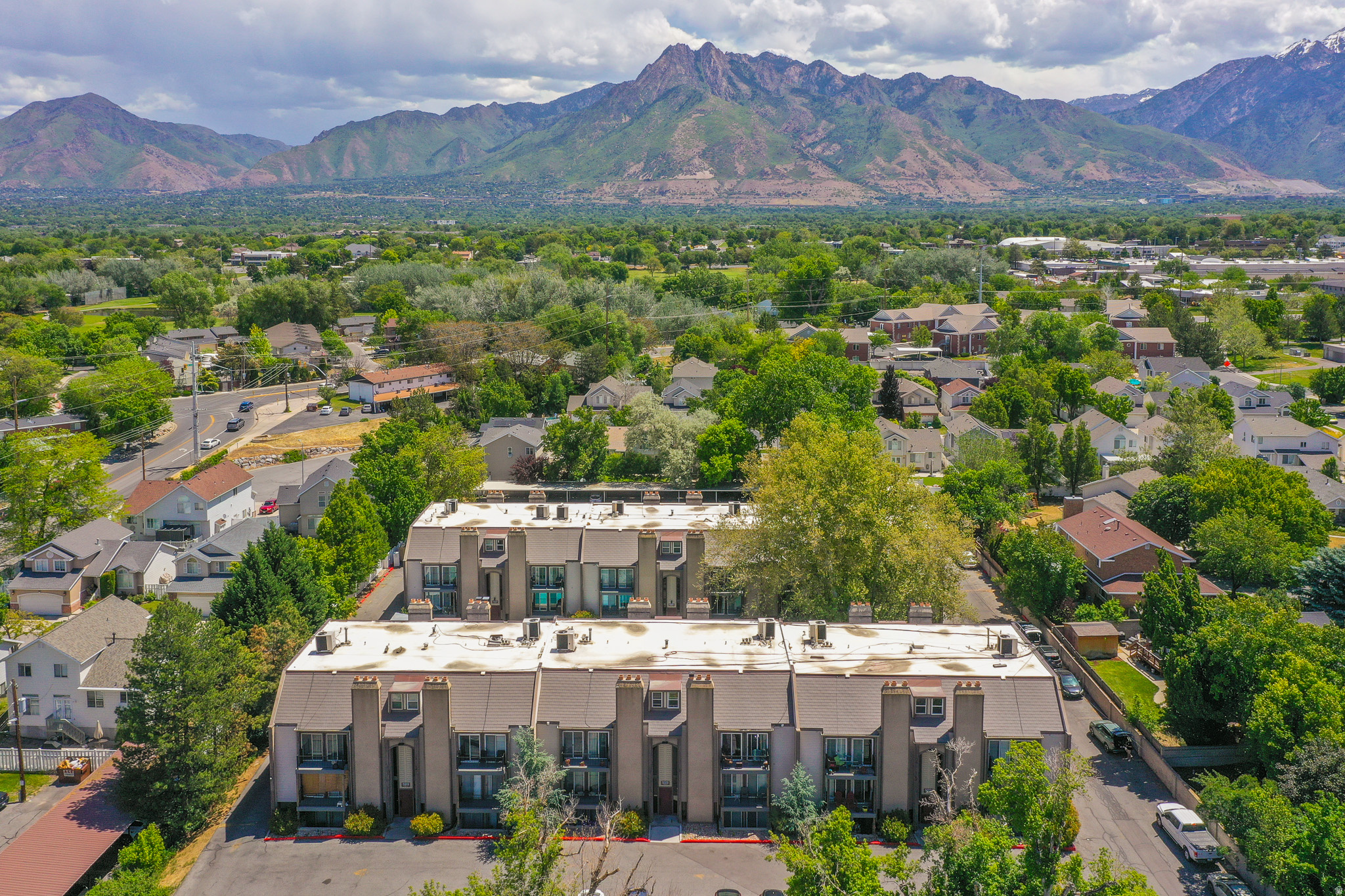 CREEKSIDE - Residential