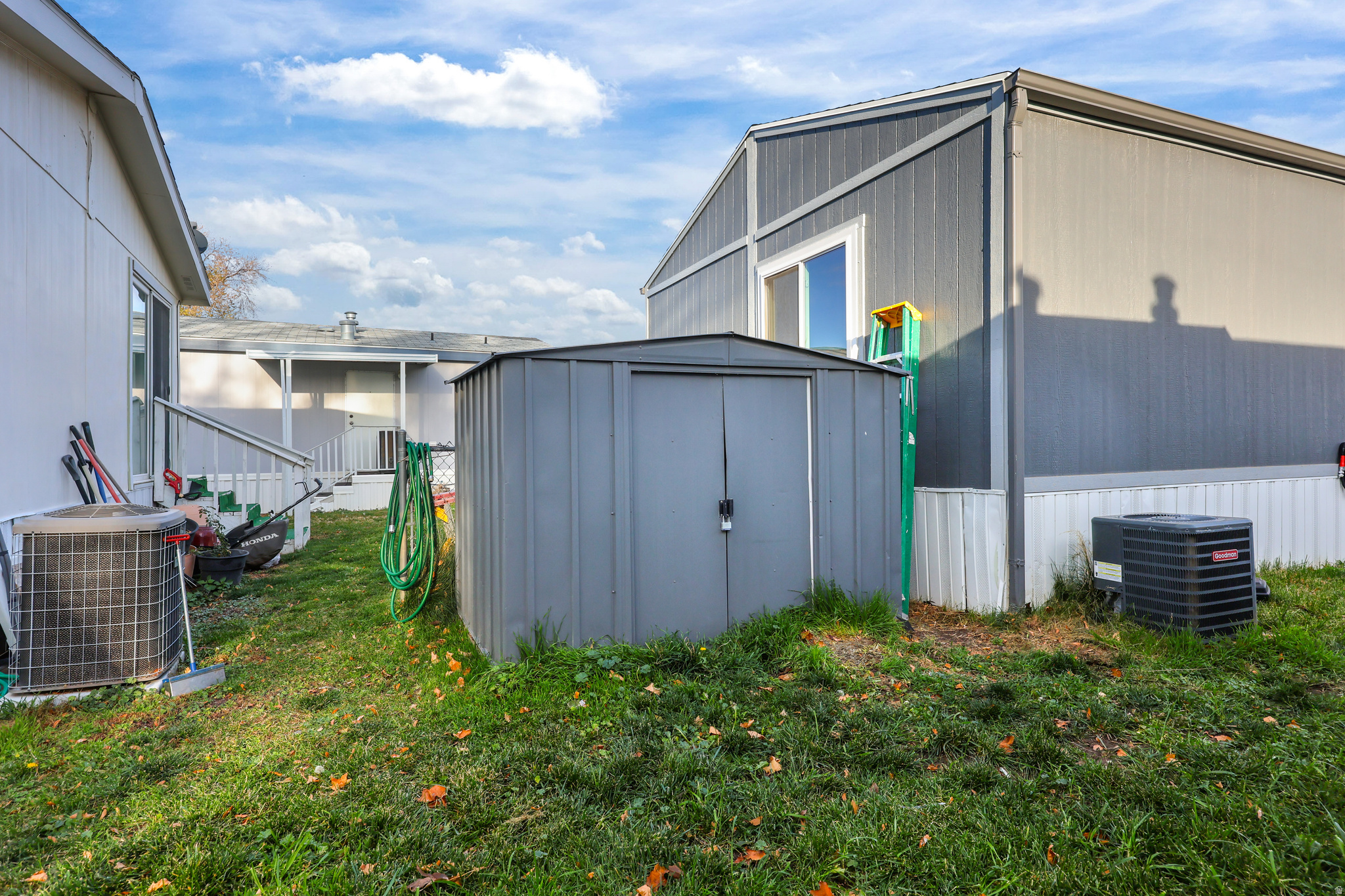 RIVERDALE - Residential