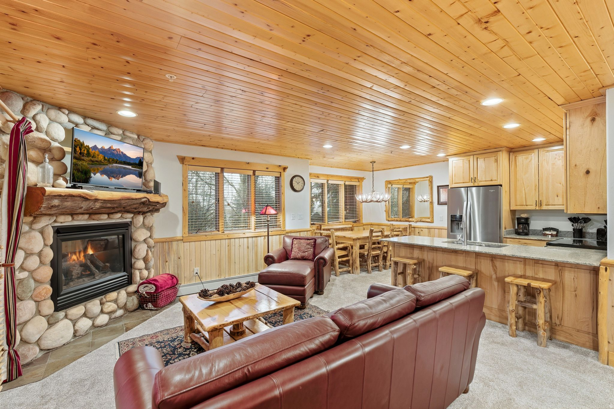 TIMBER WOLF LODGE CONDOS - Residential