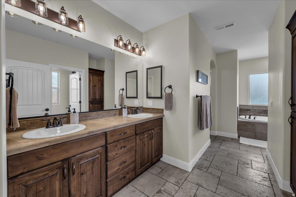 BRIDLE GATE ESTATES PH 1 - Residential