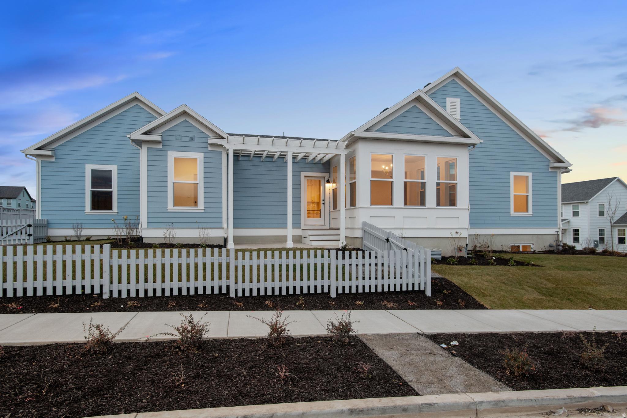 DAYBREAK - Residential