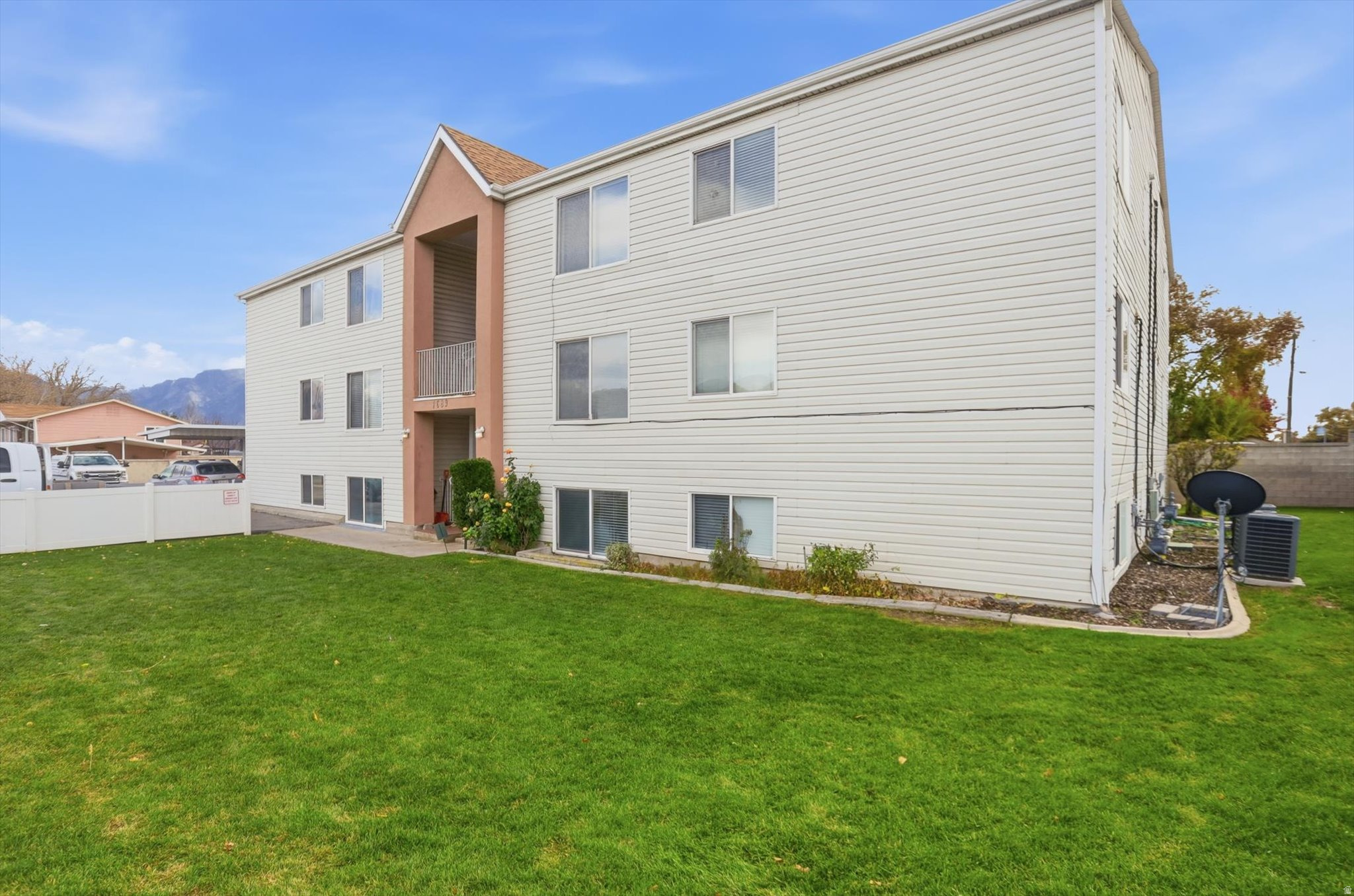 MAPLE CORNERS CONDO - Residential