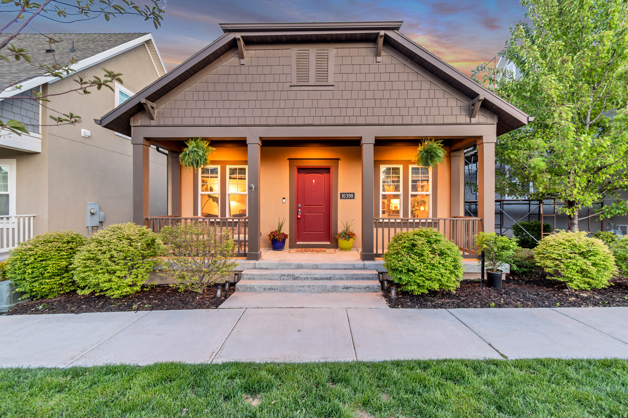 DAYBREAK - Residential