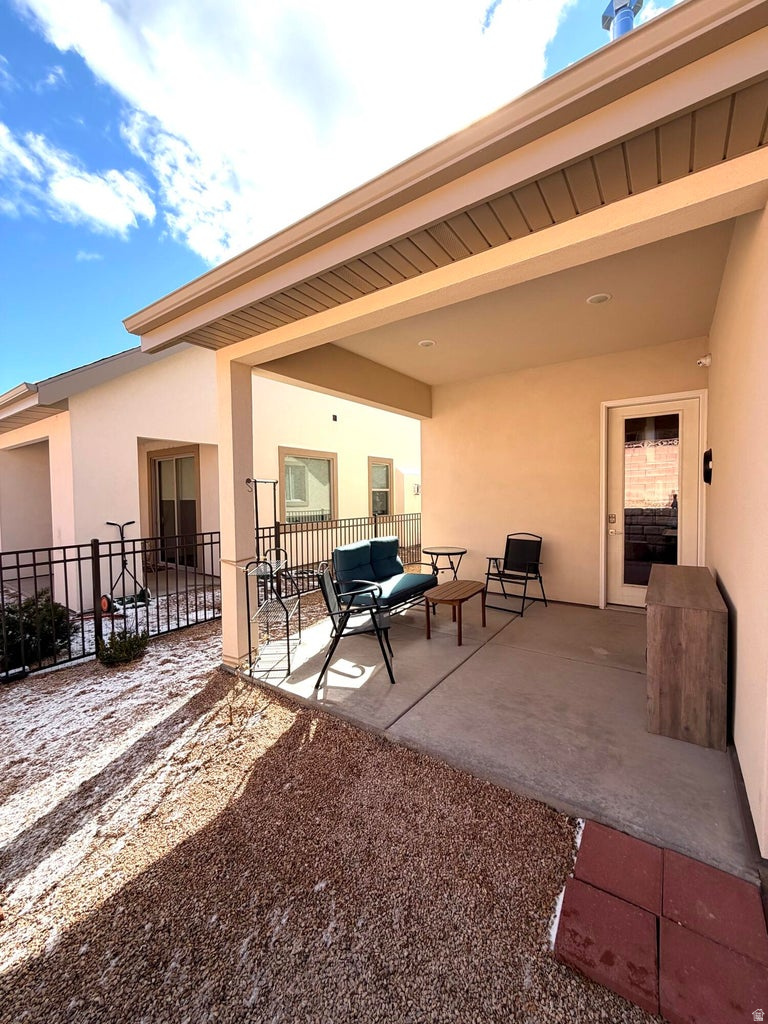 CRESTLINE - Residential