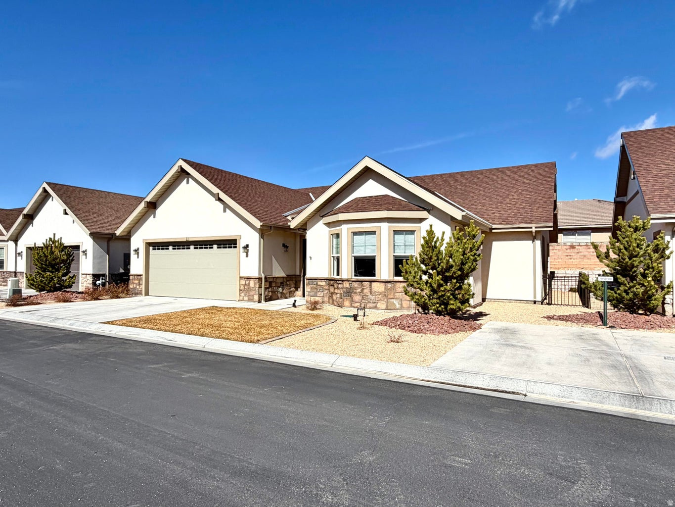 CRESTLINE - Residential