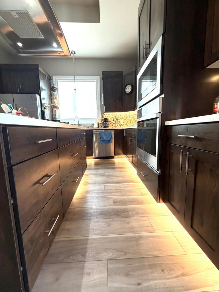 CRESTLINE - Residential