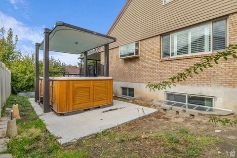 Tiny photo for 5200 S CLOVER MEADOW DR, Murray, UT 84123 (MLS # 2119771)