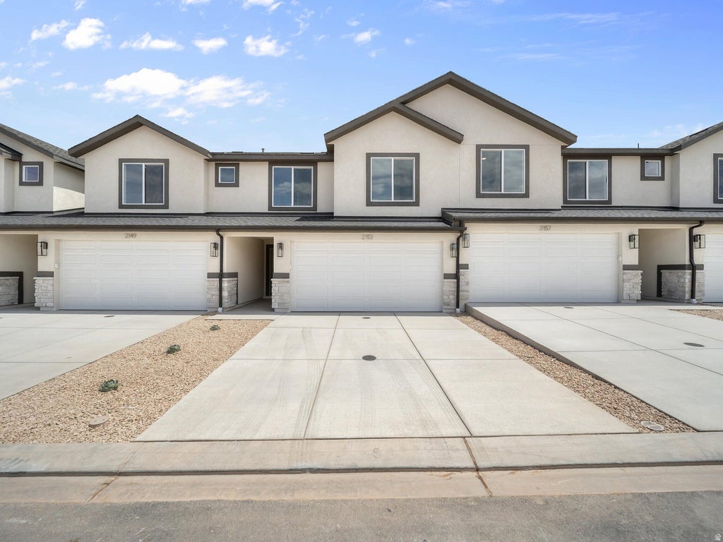 Photo of 2225 S WOLVERINE WAY #2463, Washington, UT 84780 (MLS # 2178374)