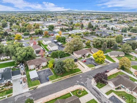 Tiny photo for 461 E 2175 N, North Ogden, UT 84414 (MLS # 2117242)