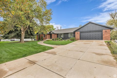 Tiny photo for 461 E 2175 N, North Ogden, UT 84414 (MLS # 2117242)