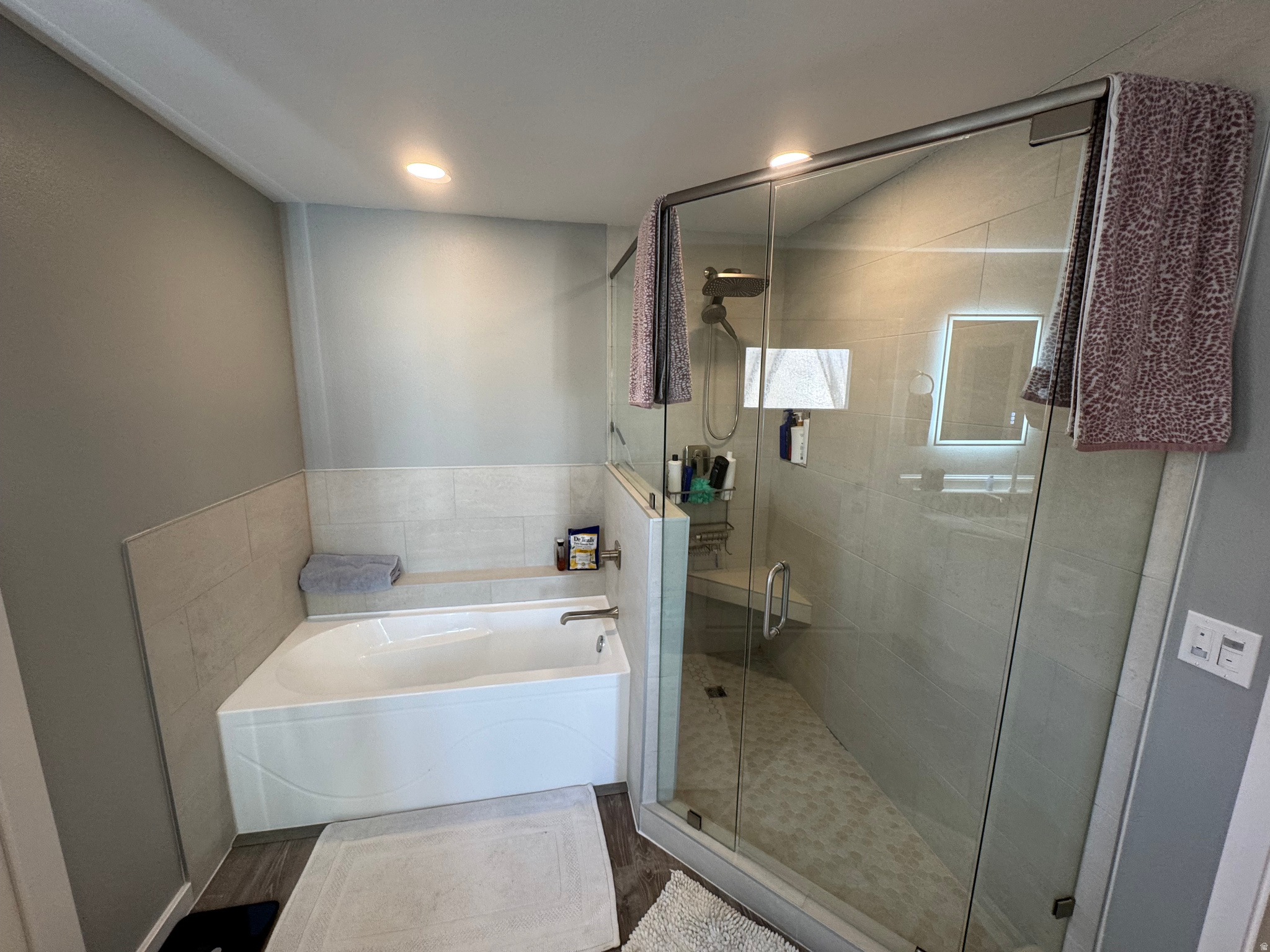 BENNY ESTATES - Residential