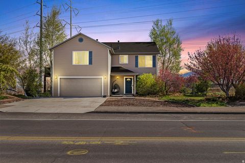 Photo of 1635 W 700 S, Lehi, UT 84043 (MLS # 2131743)