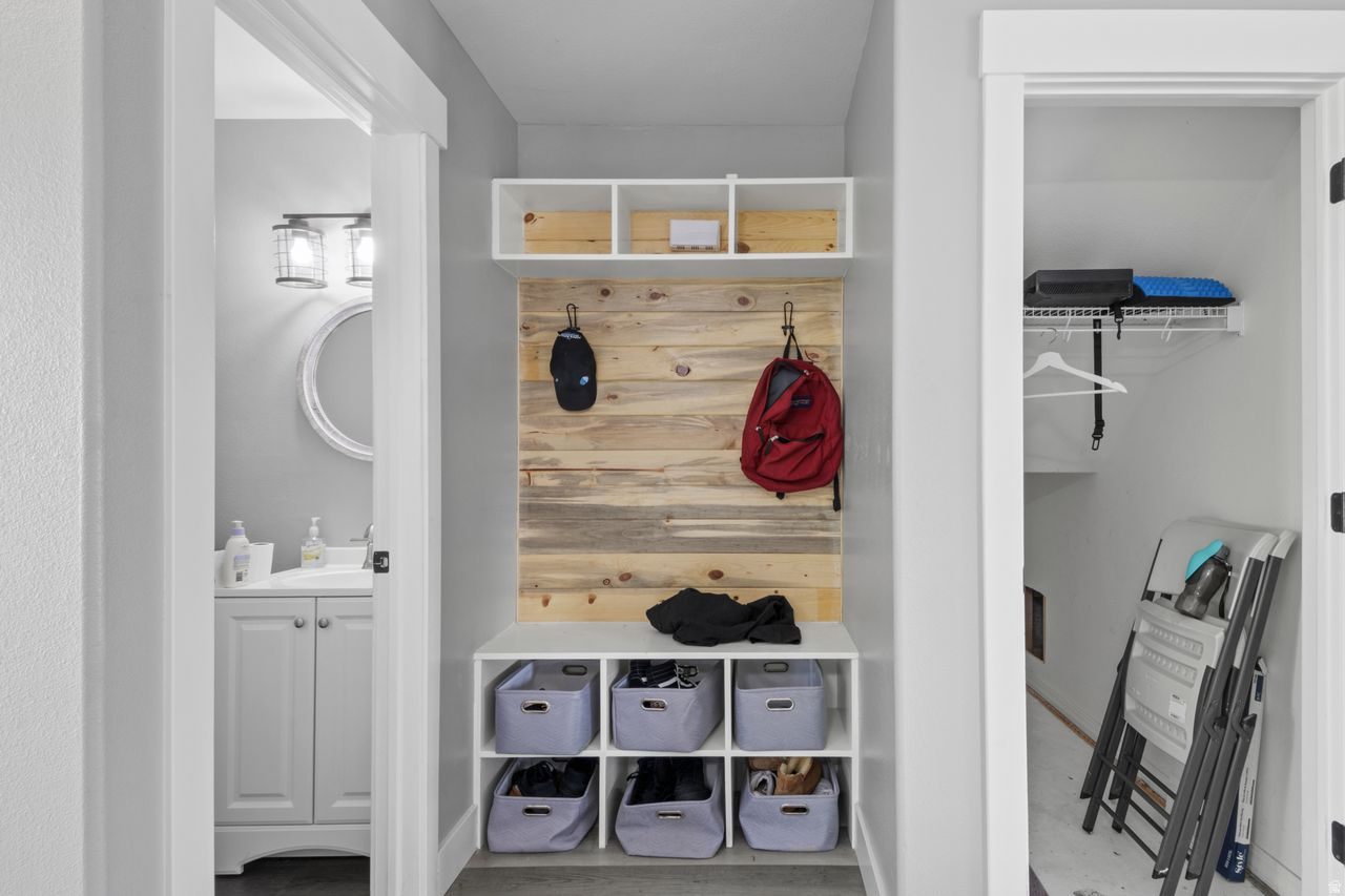 BENNY ESTATES - Residential