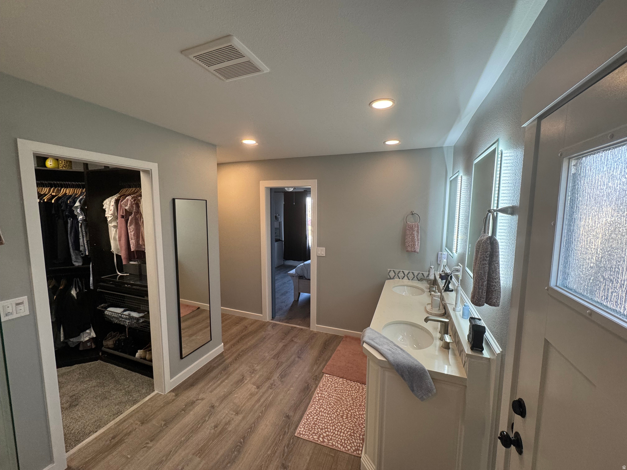 BENNY ESTATES - Residential