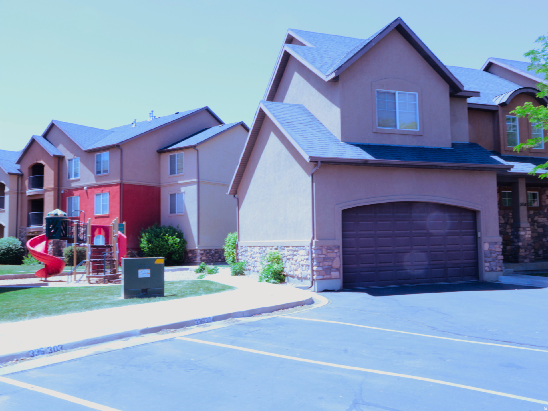 MAPLEWOOD - Residential