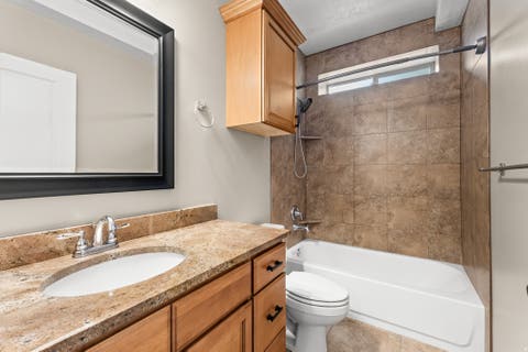 Tiny photo for 918 MAHOGANY DR, Fruit Heights, UT 84037 (MLS # 2178716)
