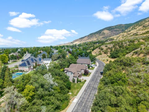 Tiny photo for 918 MAHOGANY DR, Fruit Heights, UT 84037 (MLS # 2178716)