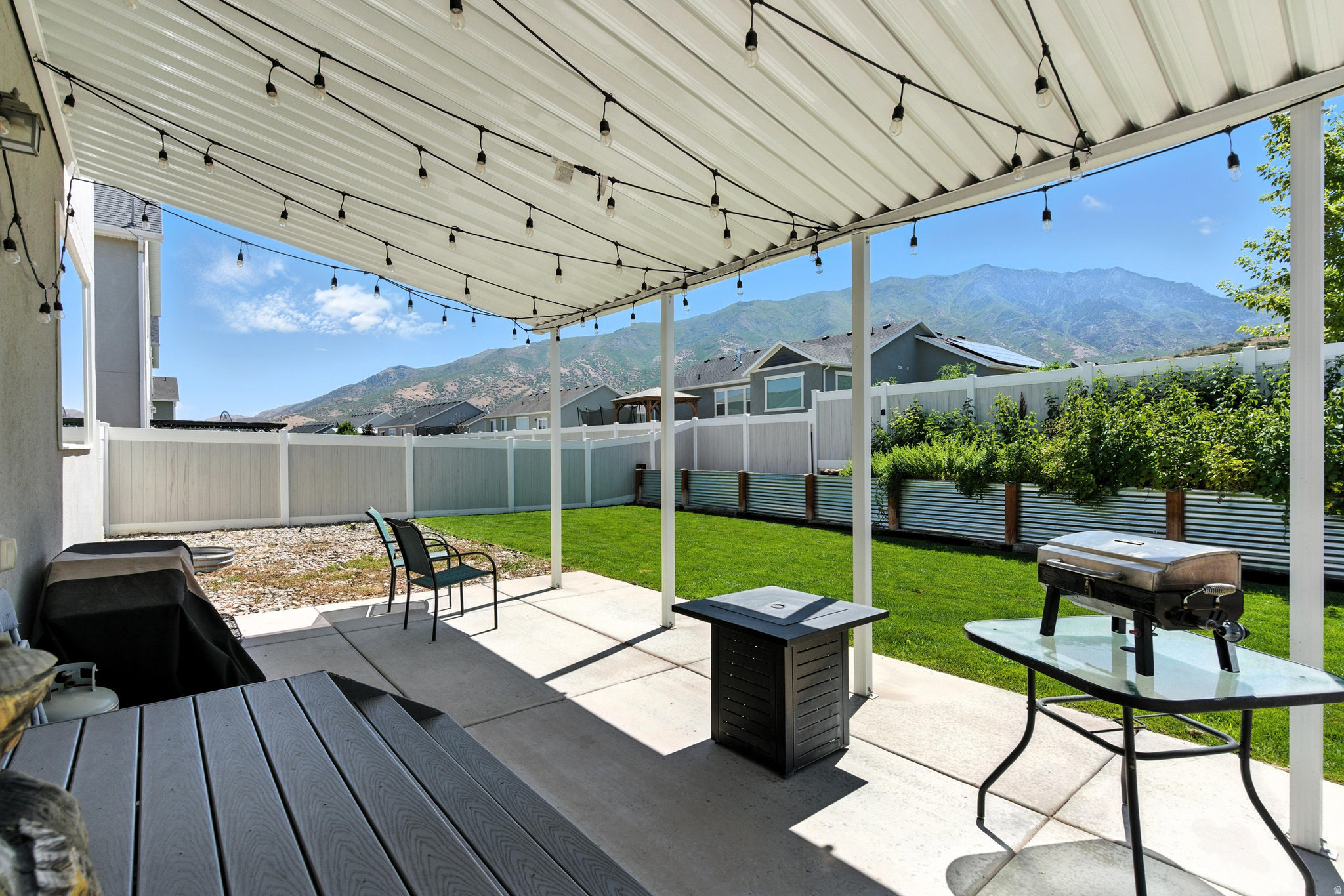 FOOTHILL VILLAGE - Residential