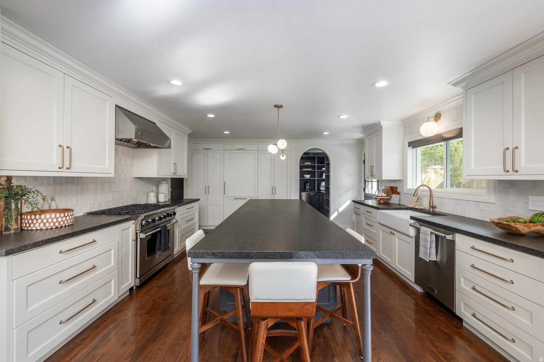 HOPE RANCH - Residential