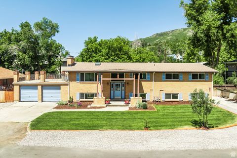 Photo of 32 S SMOKEY LN, Emigration Canyon, UT 84108 (MLS # 2091957)