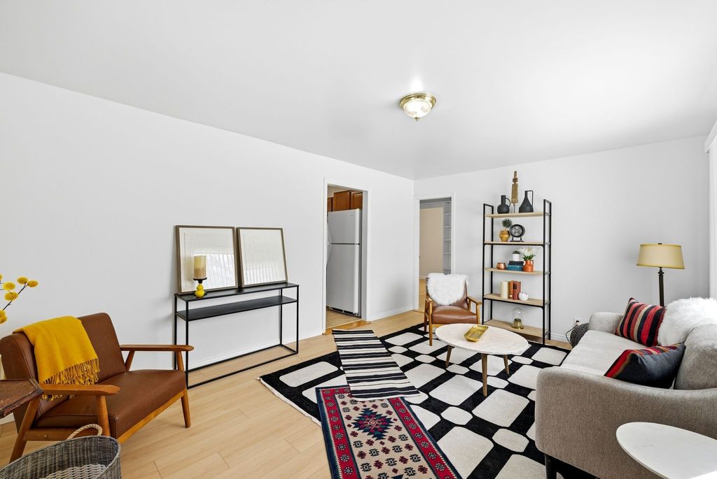 Photo of 1215 S STEWART ST, Salt Lake City, UT 84104 (MLS # 2138931)