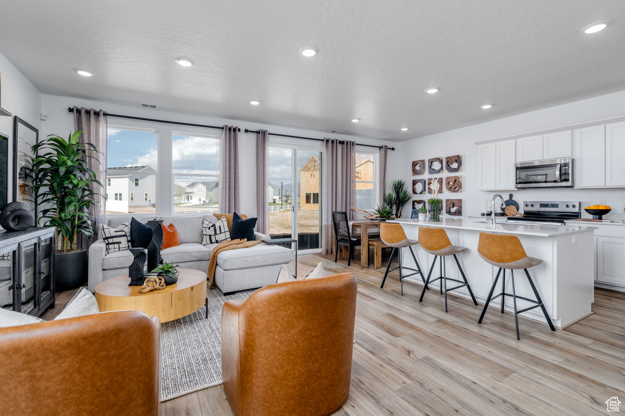 SUMMER SPRINGS - Residential